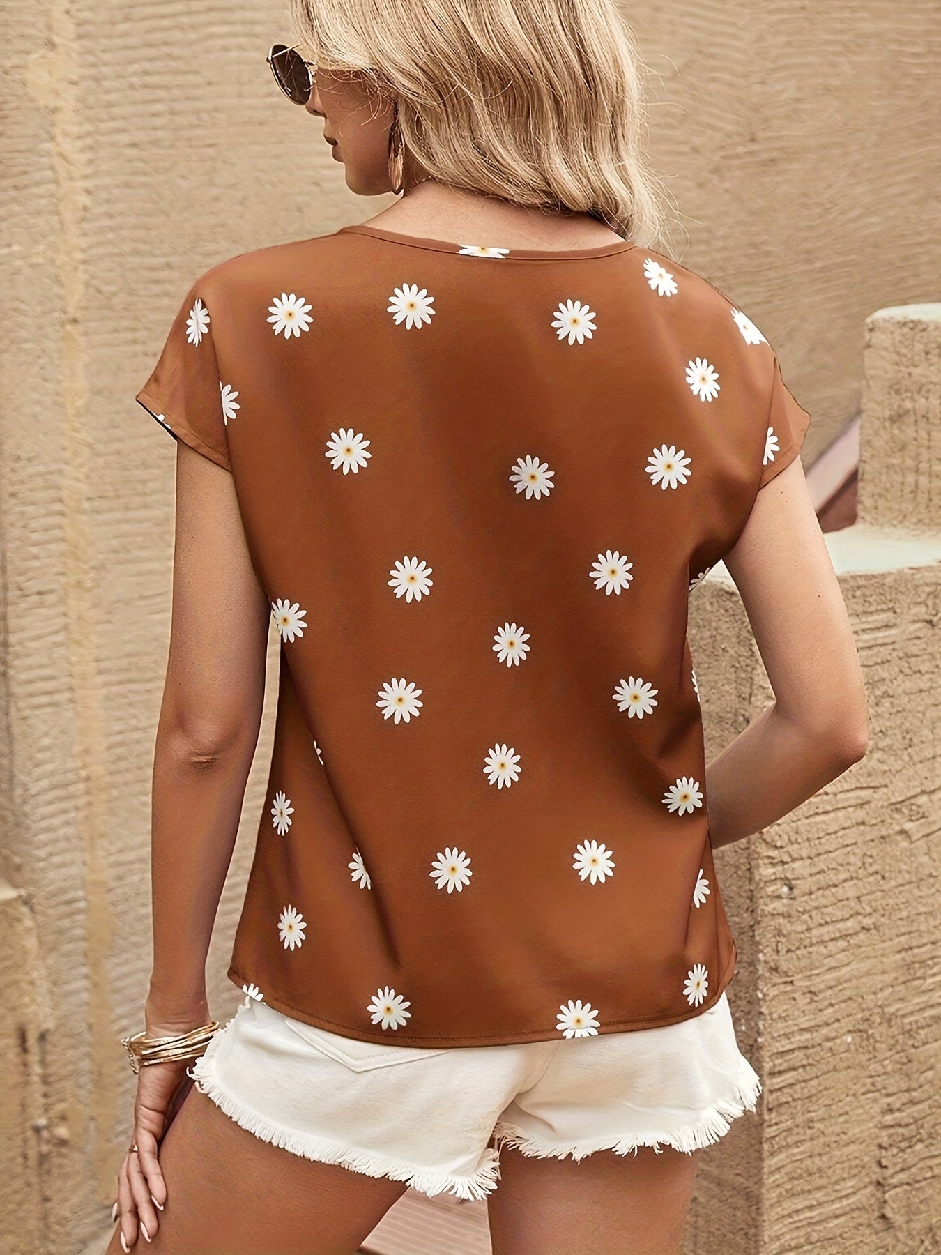 Effortless Everydaywear Lightweight Short Sleeves Floral T-Shirts for Women